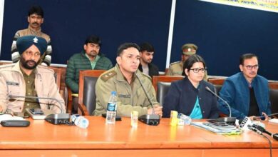 Haldwani violence: जिलाधिकारी और एसएसपी ने बुलाई पीस कमेटी की बैठक, कह दी दो टूक Haldwani violence: जिलाधिकारी और एसएसपी ने बुलाई पीस कमेटी की बैठक, कह दी दो टूक