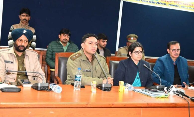 Haldwani violence: जिलाधिकारी और एसएसपी ने बुलाई पीस कमेटी की बैठक, कह दी दो टूक Haldwani violence: जिलाधिकारी और एसएसपी ने बुलाई पीस कमेटी की बैठक, कह दी दो टूक