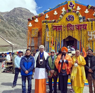 राज्यपाल ने किए बाबा केदारनाथ के दर्शन