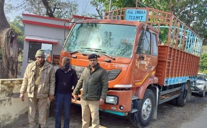 चोरी के ट्रक सहित एक गिरफ्तार