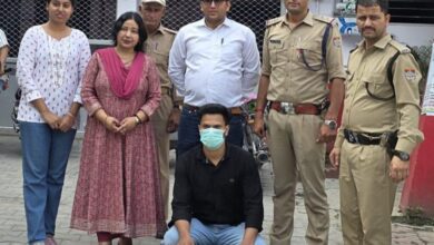 छापेमारी के दौरान एक घर से भारी मात्रा में नशीली दवाएं बरामद,आरोपी गिफ्तार