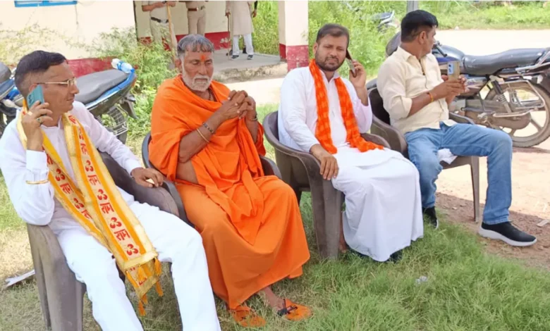 होटल-ढाबों की चेकिंग करने जा रहे थे हरिद्वार, पुलिस ने यशवीर महाराज को रास्ते में ही रोक लिया