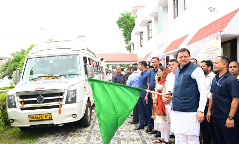 मुख्यमंत्री ने कैलाश मानसरोवर यात्रा के पहले दल को हरी झंडी दिखाकर किया रवाना