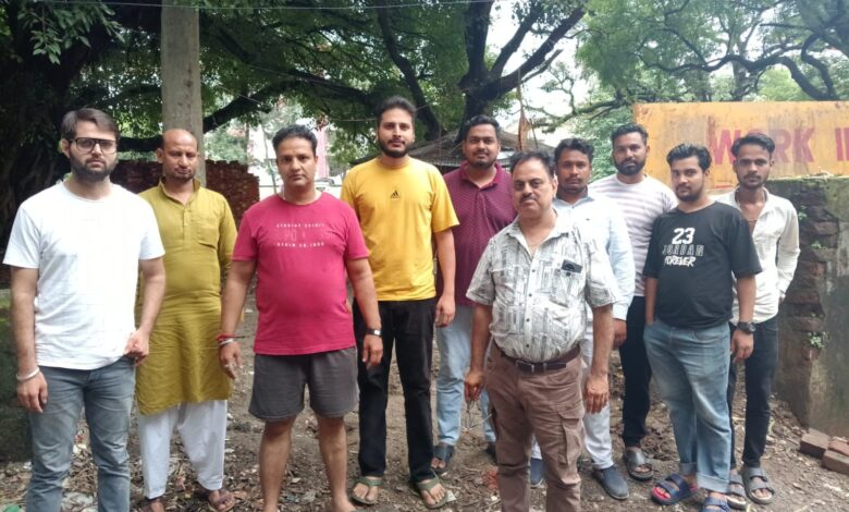 Commercial Tax Penalty : मेयर सौरभ थपलियाल ने जीता व्यापारियों का दिल, टैक्स पेनल्टी की खत्म Commercial Tax Penalty : मेयर सौरभ थपलियाल ने जीता व्यापारियों का दिल, टैक्स पेनल्टी की खत्म