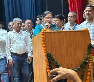 देहरादून में जिला पंचायत के नवनिर्वाचित अध्यक्ष, उपाध्यक्ष एवं सदस्यों का शपथ ग्रहण समारोह संपन्न। देहरादून में जिला पंचायत के नवनिर्वाचित अध्यक्ष, उपाध्यक्ष एवं सदस्यों का शपथ ग्रहण समारोह संपन्न।