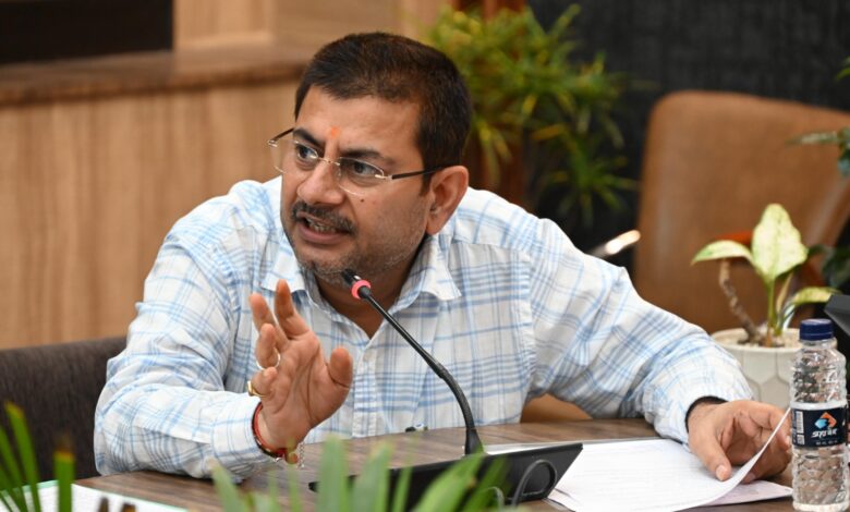 डीएम के निर्देश पर अपर जिलाधिकारी ने ली पेयजल आपूर्ति हेतु रेखीय विभागों की बैठक डीएम के निर्देश पर अपर जिलाधिकारी ने ली पेयजल आपूर्ति हेतु रेखीय विभागों की बैठक