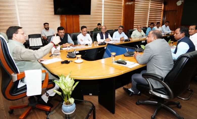 आपदा से हुए नुकसान का जायजा लेने आई केन्द्र की अन्तर-मंत्रालयी टीम ने की मुख्यमंत्री धामी से भेंट आपदा से हुए नुकसान का जायजा लेने आई केन्द्र की अन्तर-मंत्रालयी टीम ने की मुख्यमंत्री धामी से भेंट