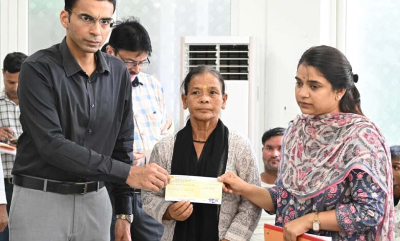 मूलभूत आवश्यकताओं से परे, लाइसेंस है, एक लक्सरी ट्रांजेक्शन -सविन बंसल