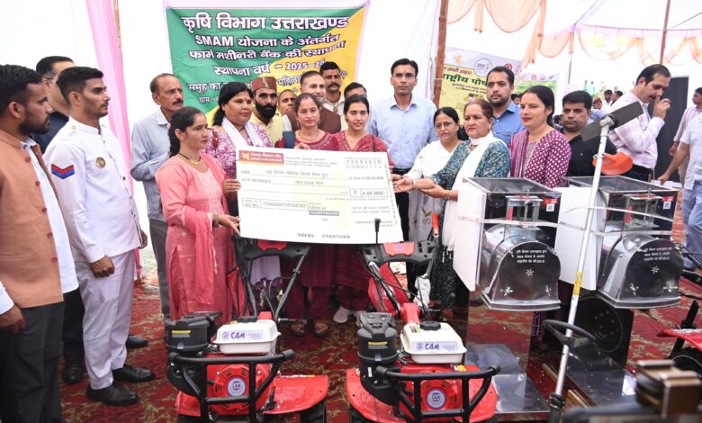 मा0 मुख्यमंत्री दुर्गम प्रथम के संकल्प को आगे बढ़ाते डीएम सविन बंसल; डीएम ने दूरस्थ क्षेत्र नागथात में बहुउद्देशीय शिविर लगाकर सुनी जन समस्याएं।