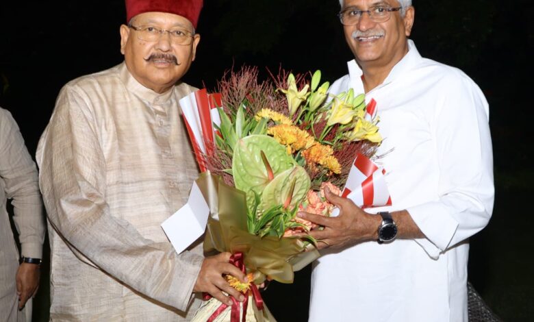 केन्द्रीय मंत्री शेखावत से मुलाकात कर मूर्तिविहीन मंदिरों में मूर्ति स्थापित करने का अनुरोध