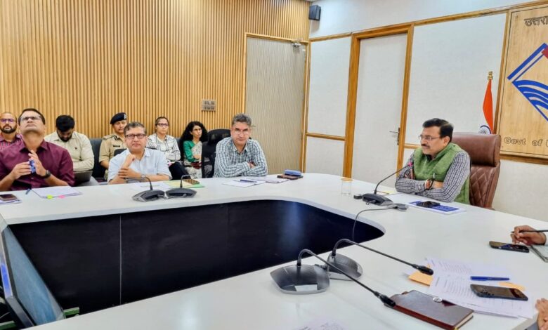 मुख्य सचिव आनंद बर्द्धन ने विभागों को आउटकम इंडिकेटर्स तय करने के दिए निर्देश