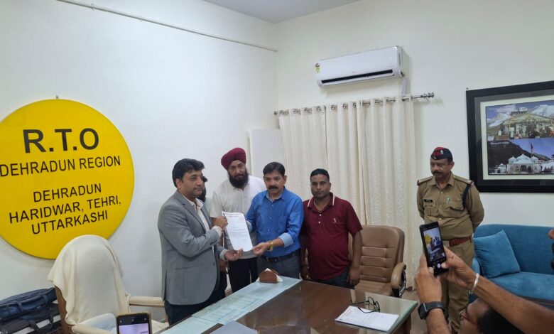 स्कूल वैनों में अनावश्यक रूप से सीसीटीवी कैमरे, जी पीएस  लगाने की बाध्यता समाप्त की जाय