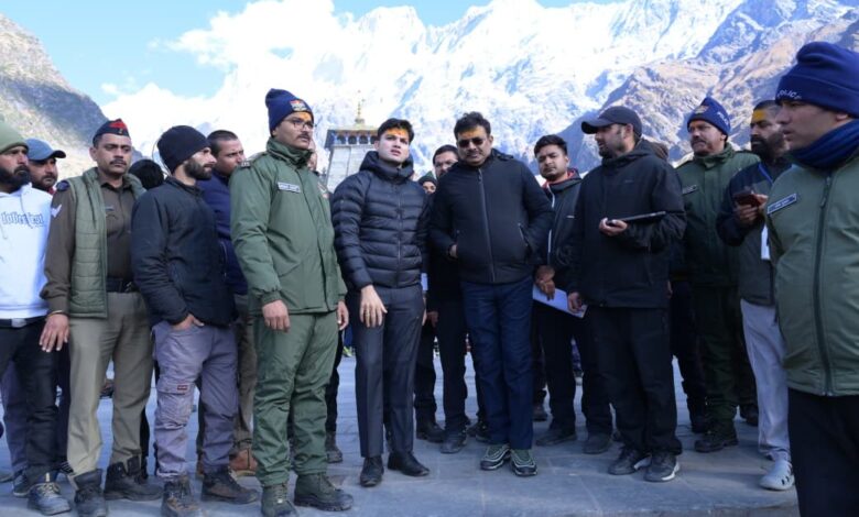 मुख्य सचिव श्री आनन्द बर्द्धन ने केदारनाथ यात्रा व्यवस्थाओं का लिया जायजा, पुनर्निर्माण कार्यों और यात्रियों की सुविधाओं का किया निरीक्षण मुख्य सचिव श्री आनन्द बर्द्धन ने केदारनाथ यात्रा व्यवस्थाओं का लिया जायजा, पुनर्निर्माण कार्यों और यात्रियों की सुविधाओं का किया निरीक्षण