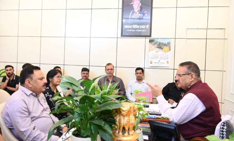 कैबिनेट मंत्री गणेश जोशीबने कि मसूरी विधानसभा क्षेत्र में पेयजल निराकरण एवं सम्बंधित विकास कार्याे की समीक्षा करते कैबिनेट मंत्री गणेश जोशीबने कि मसूरी विधानसभा क्षेत्र में पेयजल निराकरण एवं सम्बंधित विकास कार्याे की समीक्षा करते