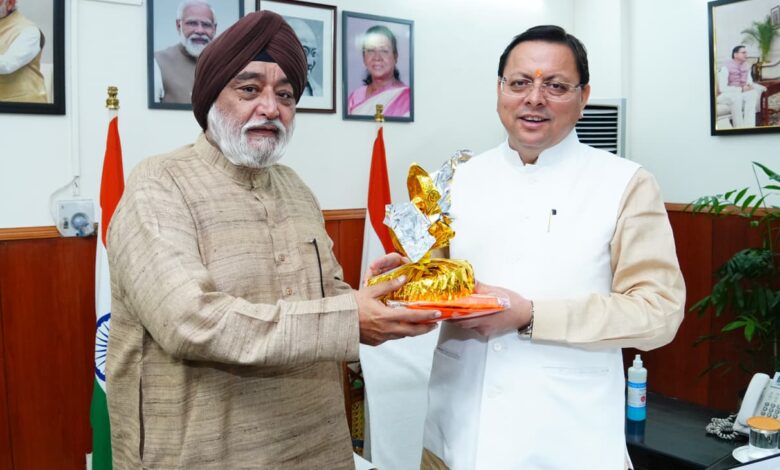 मुख्यमंत्री से हेमकुंट साहिब मैनेजमेंट ट्रस्ट के अध्यक्ष ने की भेंटयात्रा व्यवस्थाओं में सहयोग के लिये मुख्यमंत्री का जताया आभार मुख्यमंत्री से हेमकुंट साहिब मैनेजमेंट ट्रस्ट के अध्यक्ष ने की भेंटयात्रा व्यवस्थाओं में सहयोग के लिये मुख्यमंत्री का जताया आभार