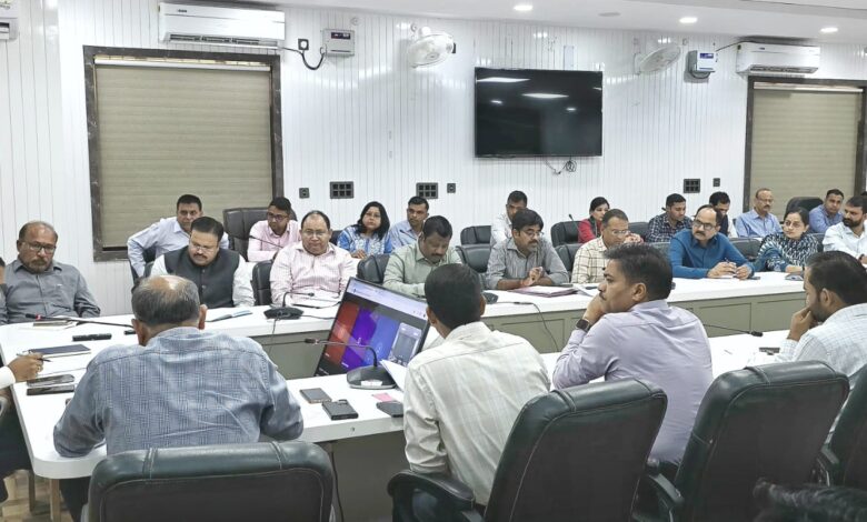 राज्य निर्माण के रजत जयन्ती के अवसर जनपद में होंगे विविध कार्यक्रम। राज्य निर्माण के रजत जयन्ती के अवसर जनपद में होंगे विविध कार्यक्रम।