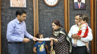 स्कूल प्रबन्धन ने शिक्षिका का लम्बित वेतन, सुरक्षा राशि 78966 धनराशि को रातोंरात किया जारी स्कूल प्रबन्धन ने शिक्षिका का लम्बित वेतन, सुरक्षा राशि 78966 धनराशि को रातोंरात किया जारी