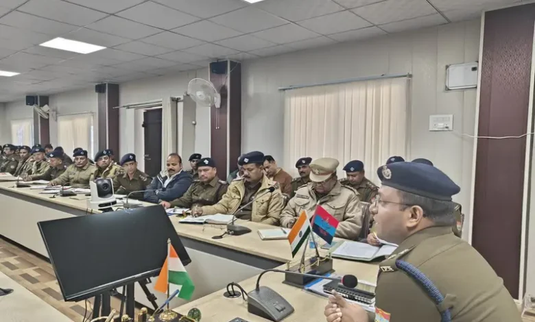 एसएसपी टिहरी आयुष अग्रवाल द्वारा चंबा पुलिस लाइन में मासिक अपराध गोष्ठी आयोजित