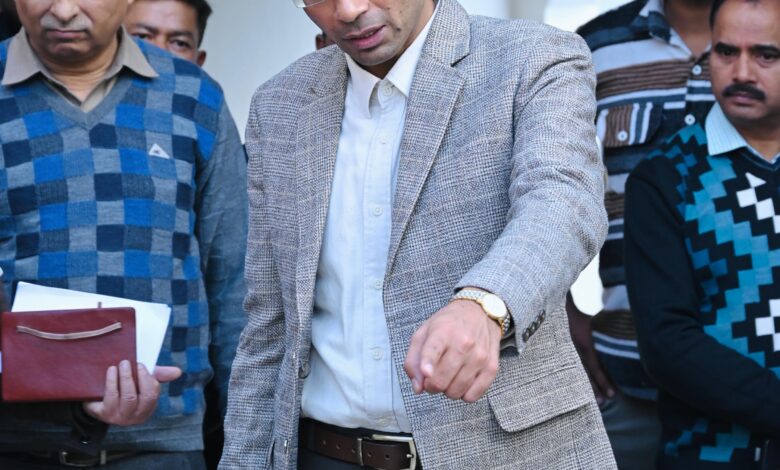 बच्चों से उनका बचपन, शिक्षा छिनने वालों को बख्शा नही जाएगाः डीएम