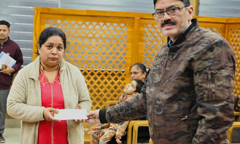 13 वर्षीय दिव्यांग भव्य को; जिलाप्रशासन ने Pram (वाहन) लिए रायफल फंड से दी धनराशि 13 वर्षीय दिव्यांग भव्य को; जिलाप्रशासन ने Pram (वाहन) लिए रायफल फंड से दी धनराशि