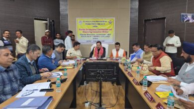 सांसद अजय भट्ट ने कलेक्ट्रेट सभागार में ली जिला विकास समन्वय एवं निगरानी समिति की बैठक