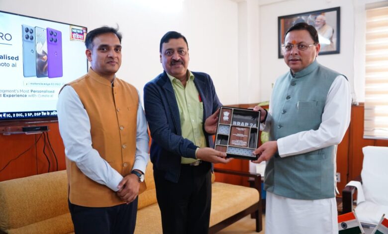 मुख्यमंत्री को सौंपा प्रदेश को राष्ट्रीय स्तर पर मिले व्यापार सुधार कार्ययोजना के तहत टॉप अचीवर्स पुरस्कार मुख्यमंत्री को सौंपा प्रदेश को राष्ट्रीय स्तर पर मिले व्यापार सुधार कार्ययोजना के तहत टॉप अचीवर्स पुरस्कार