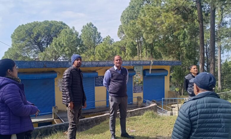 जिलाधिकारी ने राजनीतिक दलों की उपस्थिति में किया ईवीएम-वीवीपैट वेयरहाउस का त्रैमासिक निरीक्षण