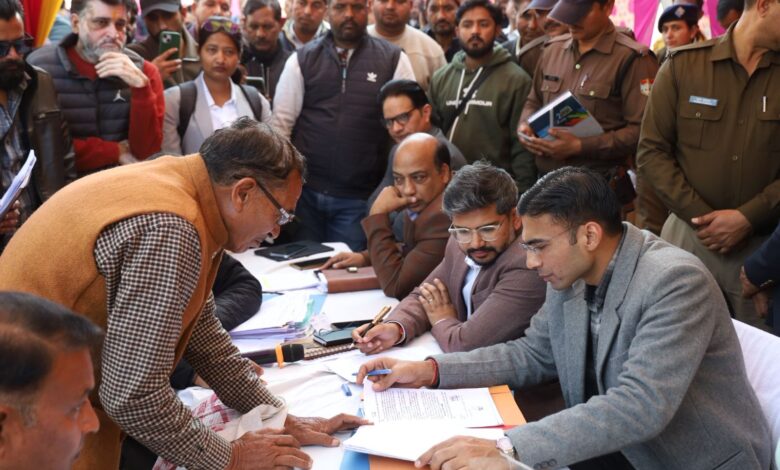 जनता की बीच पहुंचे डीएमः ऋषिकेश में जन समस्याओं का ऑन द स्पॉट समाधान