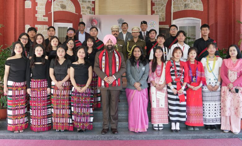 लोक भवन में हर्षोल्लास के साथ मनाया गया अरुणाचल प्रदेश और मिजोरम का स्थापना दिवस। लोक भवन में हर्षोल्लास के साथ मनाया गया अरुणाचल प्रदेश और मिजोरम का स्थापना दिवस।