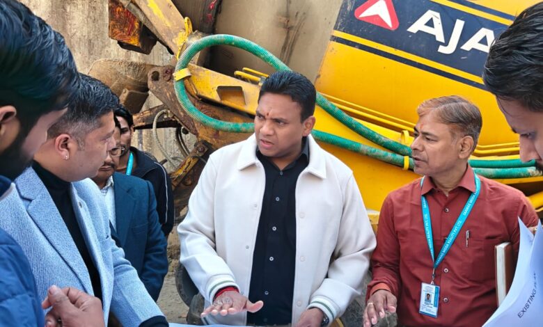 आवास सचिव डॉ. आर. राजेश कुमार ने एमडीडीए की तीन प्रमुख परियोजनाओं का किया स्थलीय निरीक्षण आवास सचिव डॉ. आर. राजेश कुमार ने एमडीडीए की तीन प्रमुख परियोजनाओं का किया स्थलीय निरीक्षण