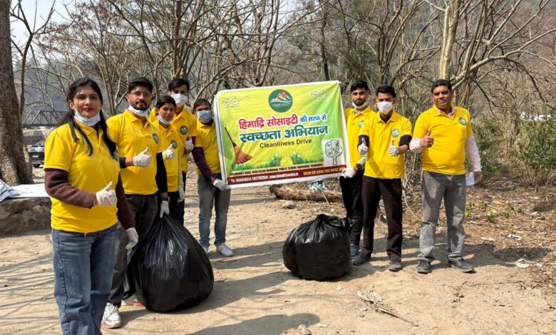 हिमाद्रि सोसाइटी ने प्रसिद्ध पर्यटन केंद्र मालदेवता में चलाया स्वच्छता अभियान