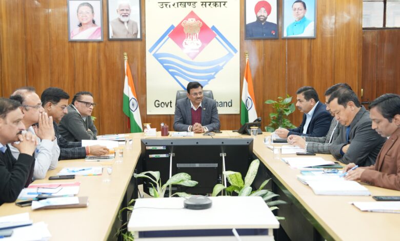 मुख्य सचिव आनंद बर्धन की अध्यक्षता में सचिव समिति की बैठक आयोजित