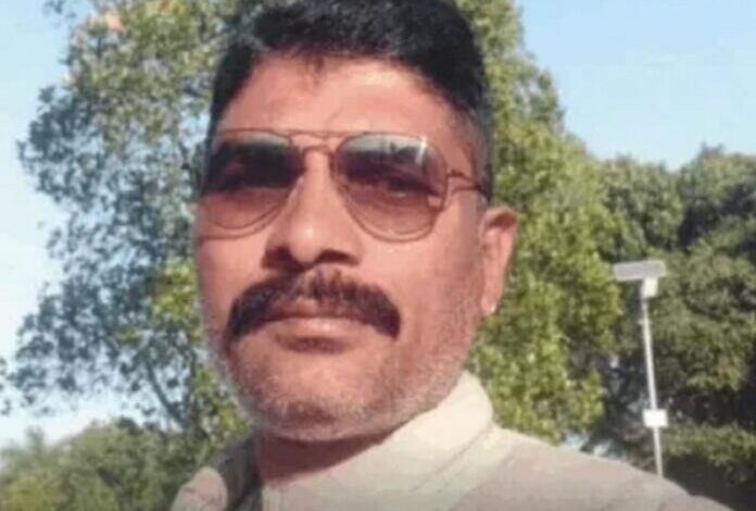 खुद को गोली मारकर खनन कारोबारी ने की आत्महत्या खुद को गोली मारकर खनन कारोबारी ने की आत्महत्या