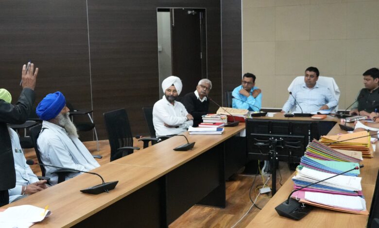 एस्कॉर्ट फार्म भूमि प्रकरण में जिलाधिकारी ने की सुनवाई, साक्ष्य प्रस्तुत करने को एक सप्ताह का अंतिम अवसर