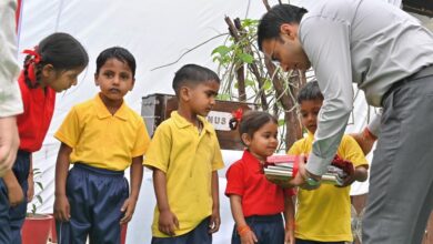 जिलाधिकारी के प्रयासों से मुख्यधारा से जुड़ने लगा सड़कों पर बिखरा बचपन
