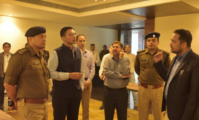 गृहमंत्री के दौरे से पहले देहरादून प्रशासन अलर्ट, डीएम सविन बंसल ने एसएसपी संग व्यवस्थाओं का किया स्थलीय निरीक्षण