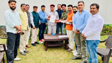 भट्ट से मिला होटल व्यवसायियों का प्रतिनिधिमंडल,दिया ज्ञापन