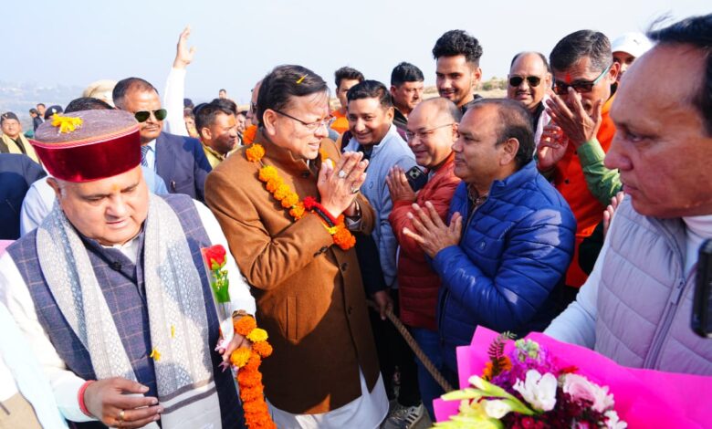 भराड़ीसैंण (गैरसैंण) पहुंचने पर मुख्यमंत्री पुष्कर सिंह धामी का भव्य स्वागत