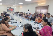 ‘महिला आयोग आपके द्वार’ अभियान के तहत देहरादून में जनसुनवाई के साथ दूरस्थ महिलाओं को न्याय दिलाने की बड़ी पहल की हुई शुरुआत ‘महिला आयोग आपके द्वार’ अभियान के तहत देहरादून में जनसुनवाई के साथ दूरस्थ महिलाओं को न्याय दिलाने की बड़ी पहल की हुई शुरुआत