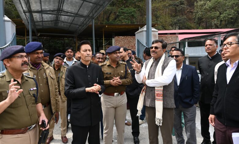 मुख्य सचिव ने किया भवाली-रातिघाट बाईपास, श्री कैंचीधाम मंदिर में निर्माण कार्यों का स्थलीय निरीक्षण