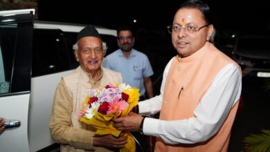 विधायकों के प्रतिनिधिमंडल व भगत सिंह कोश्यारी ने मुख्यमंत्री से की मुलाकात, विकास और जनहित के मुद्दों पर हुई चर्चा