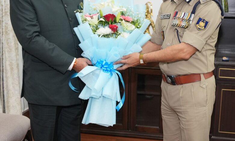 राज्यपाल से नवनियुक्त आईजी, सीआरपीएफ की शिष्टाचार भेंट