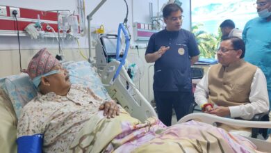 सीएम धामी ने ऐम्स ऋषिकेश में कैबिनेट मंत्री सतपाल महाराज के स्वास्थ्य की जानकारी ली सीएम धामी ने ऐम्स ऋषिकेश में कैबिनेट मंत्री सतपाल महाराज के स्वास्थ्य की जानकारी ली