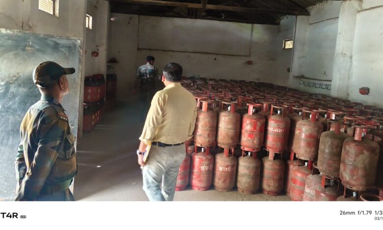 देहरादून में एलपीजी कालाबाजारी पर सख्ती, 415 औचक निरीक्षण; 150 घरेलू सिलेंडर जब्त, 3 आरोपी जेल भेजे गए