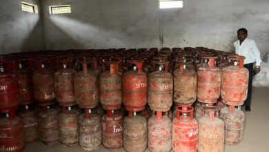 देहरादून में एलपीजी कालाबाजारी पर प्रशासन सख्त, क्यूआरटी टीमों ने संभाली कमान; होम डिलीवरी पर विशेष जोर