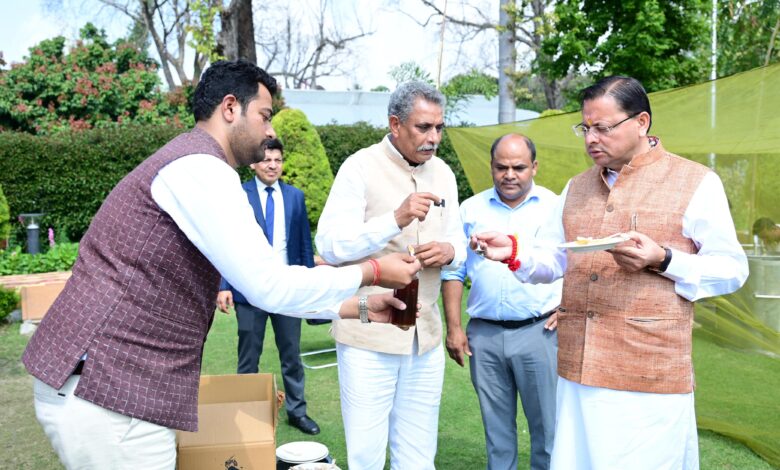 उत्तराखण्ड में मौन पालन की अपार संभावनाएंः सीएम धामी