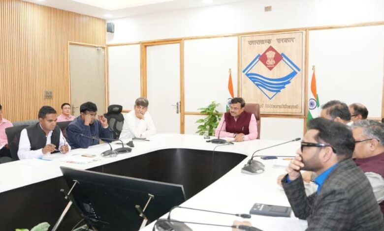 मुख्य सचिव आनंद बर्द्धन की अध्यक्षता में व्यय वित्त समिति की बैठक आयोजित