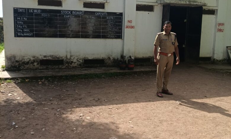 देहरादून में एलपीजी गैस कालाबाजारी पर सख्ती, क्यूआरटी टीम सक्रिय — 26 शिकायतों पर त्वरित कार्रवाई