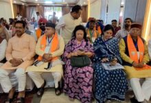 संकट में राजनीति करने वालों से जनता को सतर्क करें कार्यकर्ता: भट्ट