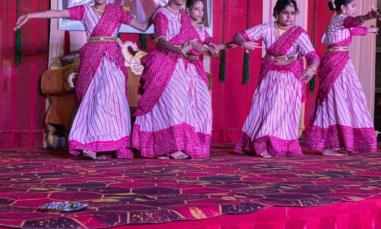 जैन धर्म की महिमा के साथ मनाया गया महावीर जन्मोत्सव का द्वितीय दिवस जैन धर्म की महिमा के साथ मनाया गया महावीर जन्मोत्सव का द्वितीय दिवस